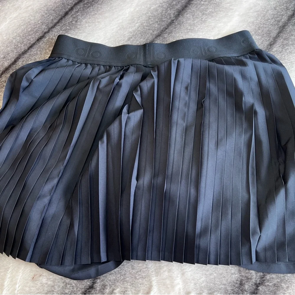 ALO Yoga sporty pleated